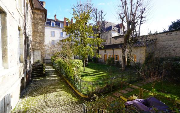Appartement à louer    4 pièces • 98,89 m2 Dijon