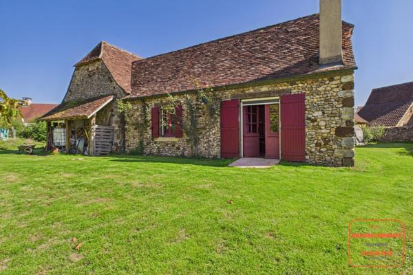 PERIGOURDINE 226 m2 AVEC PISCINE SUR 4070 m2 CLÔT