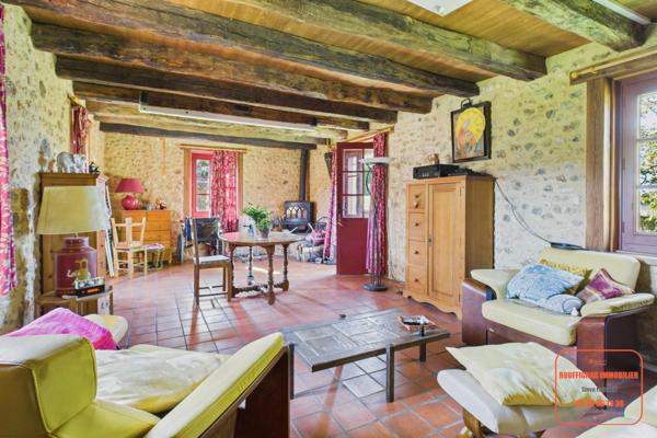 PERIGOURDINE 226 m2 AVEC PISCINE SUR 4070 m2 CLÔT