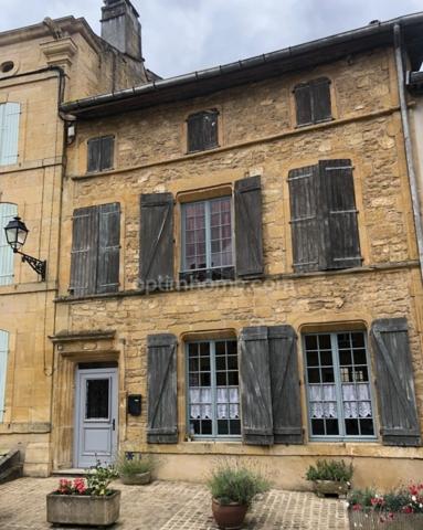 A VENDRE PROCHE DE LA BELGIQUE ET DU LUXEMBOURG MAISON DE VILLAGE A FINIR DE RENOVER 3 CHAMBRES