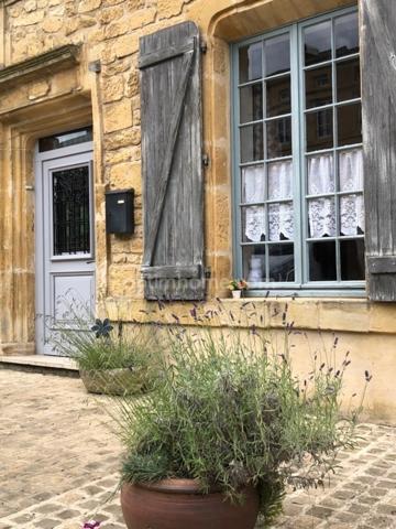 A VENDRE PROCHE DE LA BELGIQUE ET DU LUXEMBOURG MAISON DE VILLAGE A FINIR DE RENOVER 3 CHAMBRES