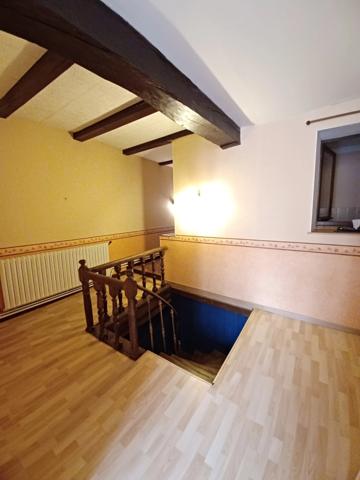 A VENDRE PROCHE DE LA BELGIQUE ET DU LUXEMBOURG MAISON DE VILLAGE A FINIR DE RENOVER 3 CHAMBRES