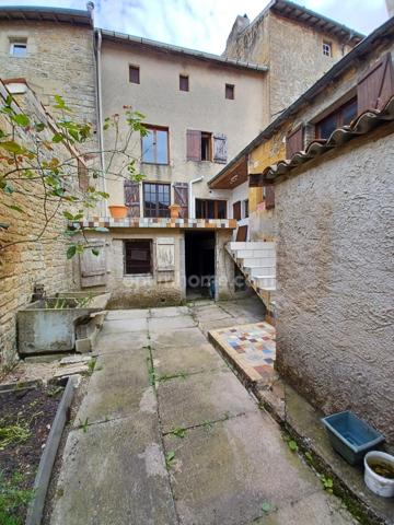 A VENDRE PROCHE DE LA BELGIQUE ET DU LUXEMBOURG MAISON DE VILLAGE A FINIR DE RENOVER 3 CHAMBRES