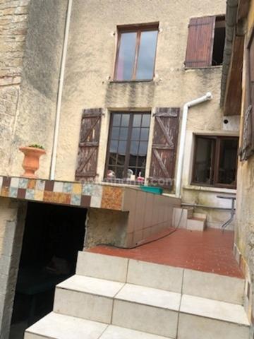 A VENDRE PROCHE DE LA BELGIQUE ET DU LUXEMBOURG MAISON DE VILLAGE A FINIR DE RENOVER 3 CHAMBRES