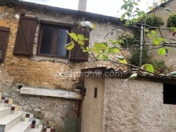 A VENDRE PROCHE DE LA BELGIQUE ET DU LUXEMBOURG MAISON DE VILLAGE A FINIR DE RENOVER 3 CHAMBRES