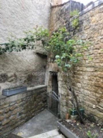 A VENDRE PROCHE DE LA BELGIQUE ET DU LUXEMBOURG MAISON DE VILLAGE A FINIR DE RENOVER 3 CHAMBRES