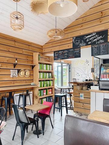 À CÉDER - FONDS DE COMMERCE - 45m2 - LACANAU