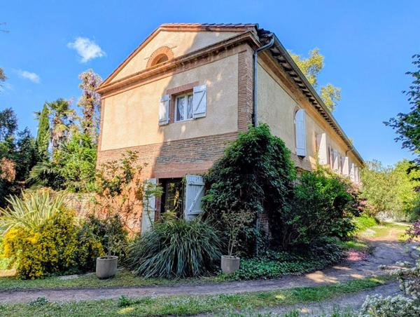 Demeure de prestige 315 m², dépendance et garage sur terrain de 3029 m²