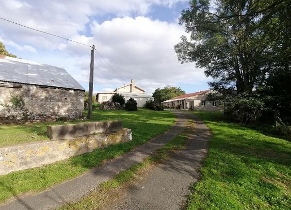 Maison à vendre    4 pièces •  Benassay