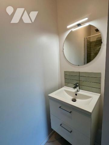 Ensemble immobilier composé de 6 chambres d'étudiants