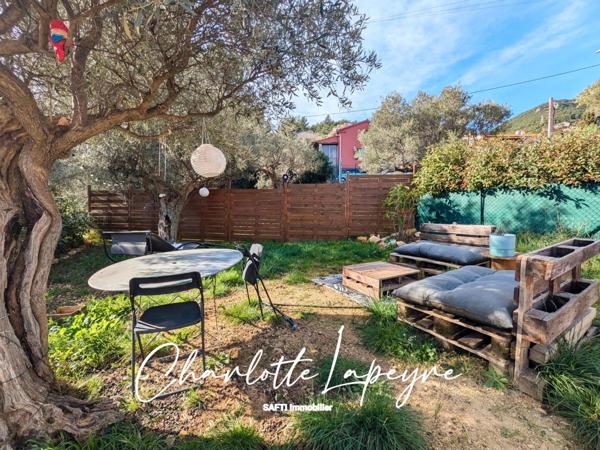 Belle maison moderne avec jardin et terrasse