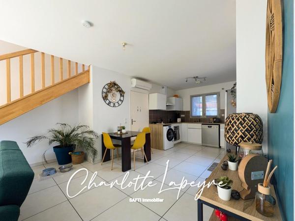 Belle maison moderne avec jardin et terrasse