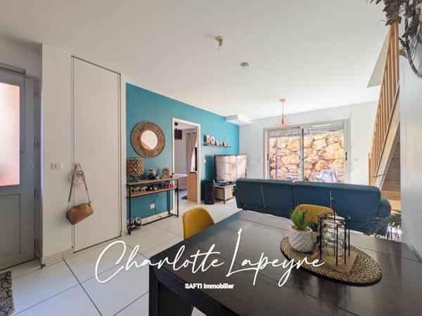 Belle maison moderne avec jardin et terrasse