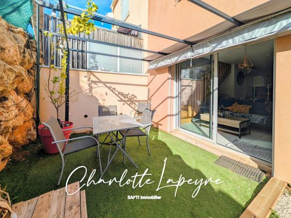 Belle maison moderne avec jardin et terrasse