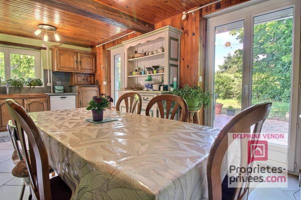 Corps de ferme avec beaucoup de potentiel et 2 habitations sur 7120 m² à Saint Martin D Abbat