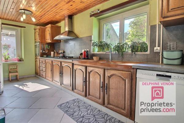 Corps de ferme avec beaucoup de potentiel et 2 habitations sur 7120 m² à Saint Martin D Abbat