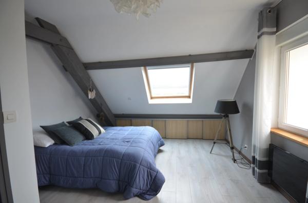 DORMANS (51), à vendre, très belle maison en pierre de 170 m² et sa dépendance