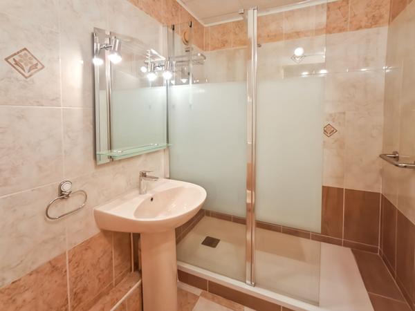 Appartement Vitrolles 4 pièce(s) avec cave et terrasse