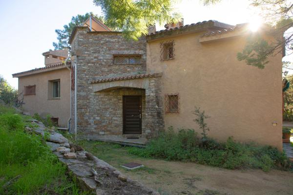 Sari-Solenzara (20145) Propriété pieds dans l'eau vue mer au domaine de Canella, à 32km de Porto-Vecchio