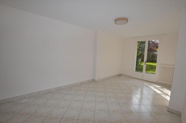 91700 - Maison Sainte Genevieve Des Bois 6 pièces - 5ch - 3 sdb