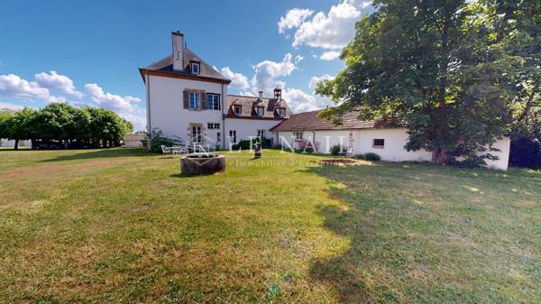Belle propriété aux portes de Moulins avec nombreuses dépendances sur 12ha de terrain libre