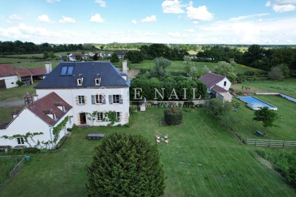 Belle propriété aux portes de Moulins avec nombreuses dépendances sur 12ha de terrain libre