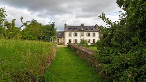 A 20 MINUTES DE LA MER : Manoir au fort potentiel de maison d'hôtes