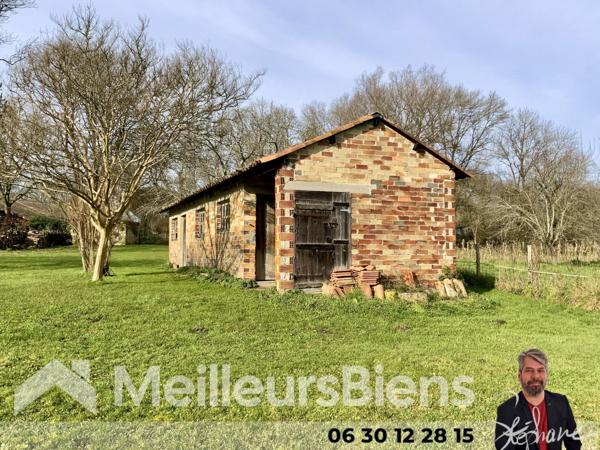 Maison et dépendances dont écurie et terrain