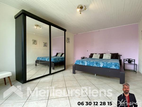 Maison et dépendances dont écurie et terrain