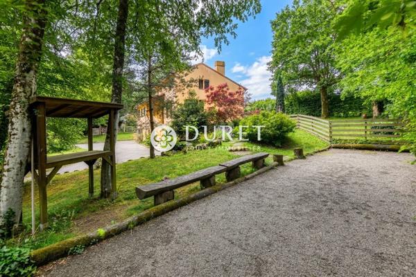 Maison familiale de caractère avec logement indépendant – 207,84 m² – 6 pièces – 4 chambres – Terrain de 2 360 m²