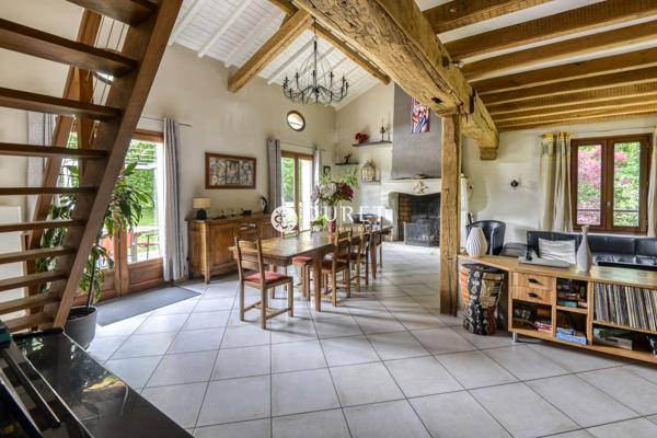 Maison familiale de caractère avec logement indépendant – 207,84 m² – 6 pièces – 4 chambres – Terrain de 2 360 m²