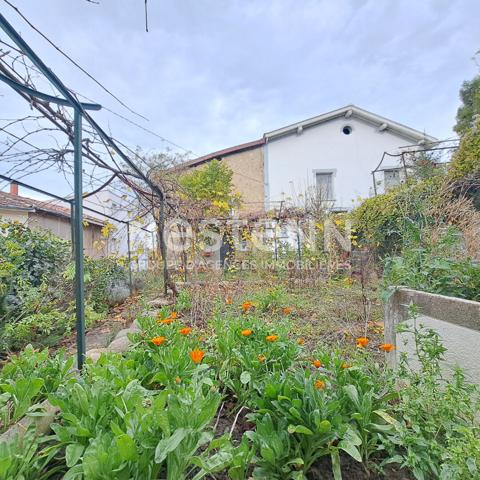A VENDRE MAISON 6 PIECES AVAEC JARDIN A LAROQUE D'OLMES
