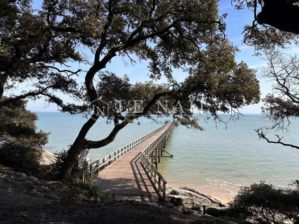 Exceptionnelle villa balnéaire et son parc au Bois de la Chaise, Noirmoutier