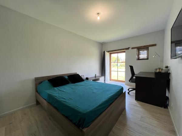 Maison Fermette Longère rénovée de 160m2 4 chambres de plain pied avec possibilité gite - proche Le Mans