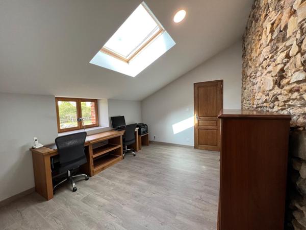 Maison Fermette Longère rénovée de 160m2 4 chambres de plain pied avec possibilité gite - proche Le Mans