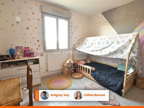 Maison de plain-pied récente – 104 m² – 3 chambres + bureau.