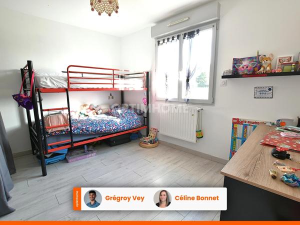 Maison de plain-pied récente – 104 m² – 3 chambres + bureau.