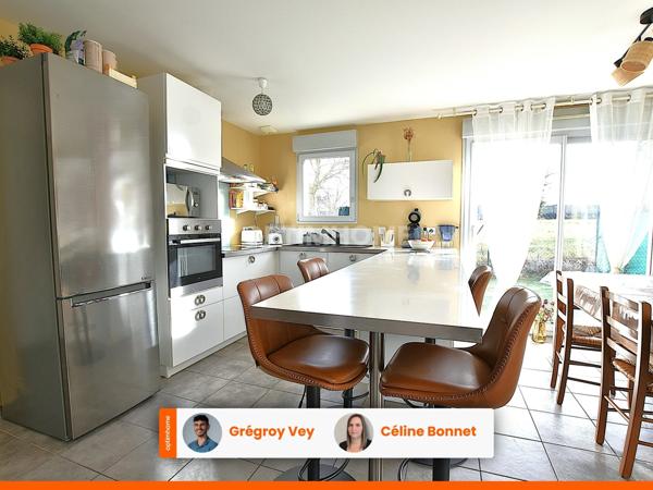 Maison de plain-pied récente – 104 m² – 3 chambres + bureau.