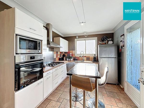 Maison Savigneux 42600 de 171 m² - 5 chambres - avec piscine sur terrain 1300 m² environ