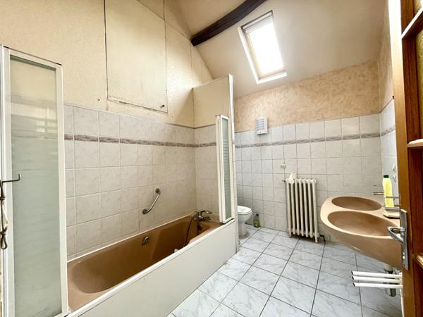 Maisse (91720) Maison 3 chambres, pièces de stockage+ garage+ porche+ granges