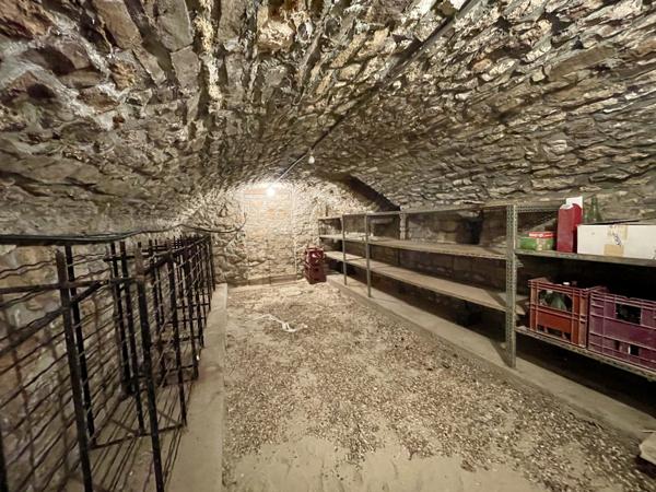 Maisse (91720) Maison 3 chambres, pièces de stockage+ garage+ porche+ granges