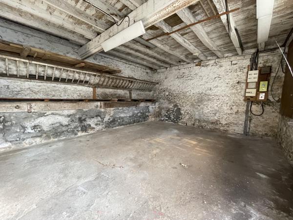 Maisse (91720) Maison 3 chambres, pièces de stockage+ garage+ porche+ granges