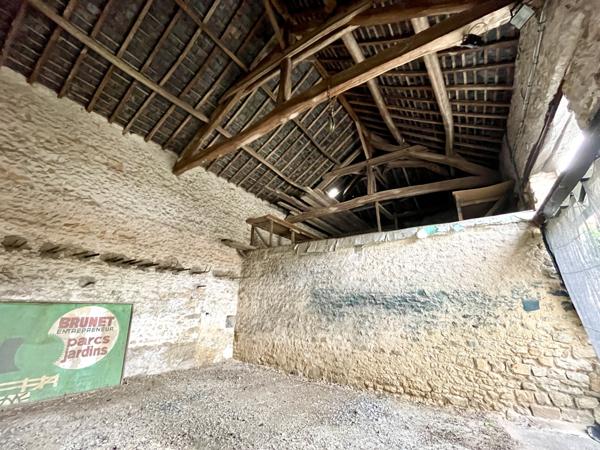 Maisse (91720) Maison 3 chambres, pièces de stockage+ garage+ porche+ granges