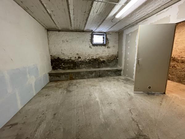 Maisse (91720) Maison 3 chambres, pièces de stockage+ garage+ porche+ granges