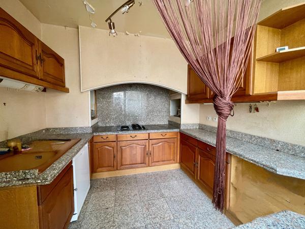 Maisse (91720) Maison 3 chambres, pièces de stockage+ garage+ porche+ granges