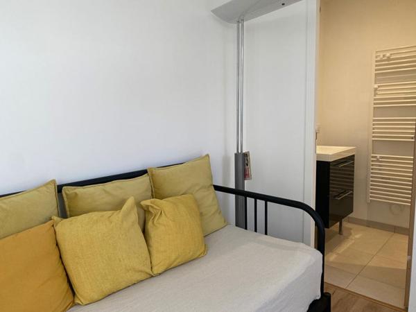 Appartement T4 avec terrasse extérieure et espace complémentaire privatif