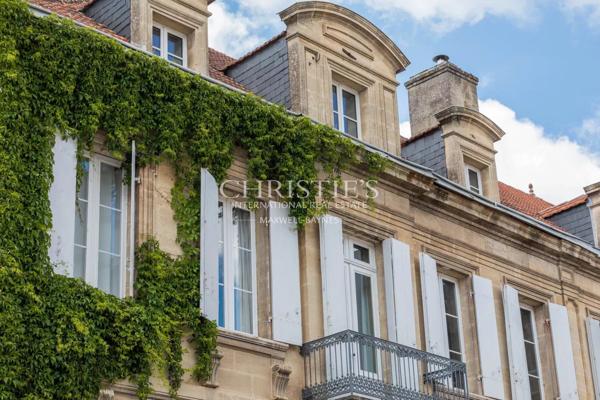 Élégance intemporelle et charme du patrimoine au cœur de Castillon-la-Bataille