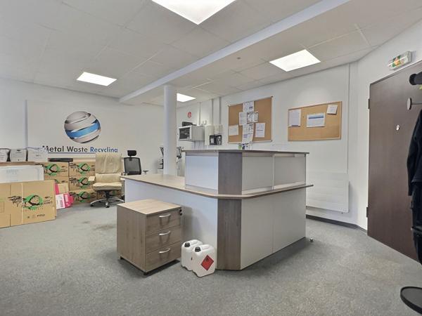 Bureaux à louer - 90m2 - Accès PMR - Parking