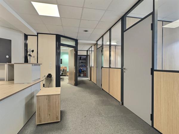 Bureaux à louer - 90m2 - Accès PMR - Parking
