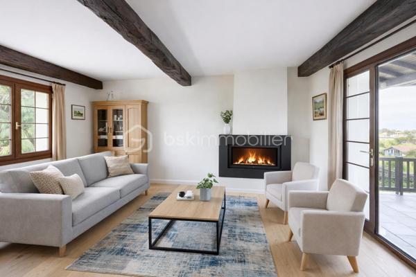 Sur les hauteurs de Saint-Jean-de-Luz, dans une impasse, cette grande maison de 221 m2 habitable construite en 1975 profite de la vue sur la mer et les montagnes sur un terrain de plus des 1700 m2 divisible 
La  partie principale de la maison propose environ 148 m² habitable avec une entrée, un séjour donnant sur une grande terrasse, une cuisine indépendante, 2 chambres au rez de chaussée, un wc, une salle d'eau et à l'étage 3 chambres, une salle d'eau, un w.c, un grenier de 30 m² et des combles aménageables de  de 60 m2 environ. 
S'ajoute à cet espace, en rez-de-jardin, un appartement T3 d’environ 74 m2, composé d'un séjour, de 2 chambres, une cuisine, une salle de bain et un wc avec une terrasse et un accès indépendant avec jardinet ou terrasse, idéal pour recevoir ou envisager un revenu locatif. 
En complément , vous disposerez également d’un garage de 38 m² et d’un atelier de 21 m².
La surface totale au sol est de 375 m2.
Nb : Quelques photos ont été retravaillées de manière plus contemporaine afin de faciliter la projection  . Des photos complémentaires peuvent être transmises 
Je suis disponible pour tout complément d'information.